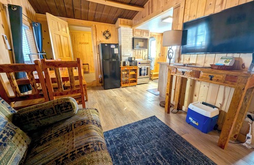 Gardiner House | Yellowstone's Treasure Cabins
