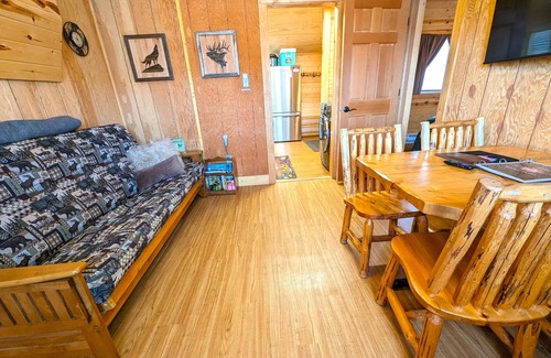 Gardiner House | Yellowstone's Treasure Cabins