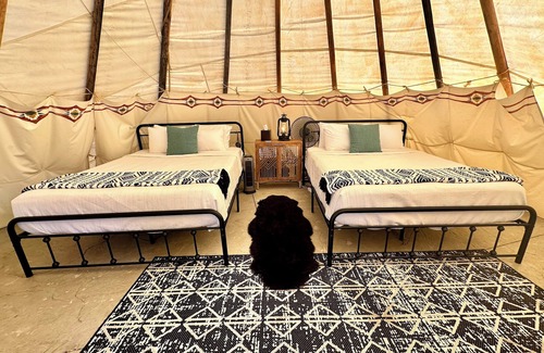 Gardiner Resort | Yellowstone Tipis