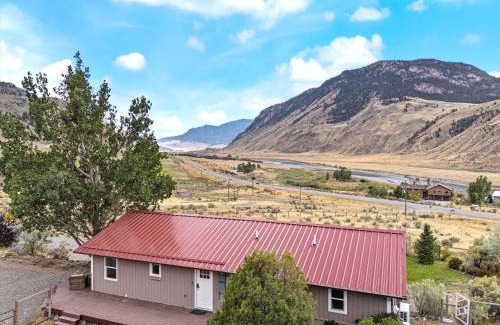 Gardiner House | Yellowstone Treasure Retreat