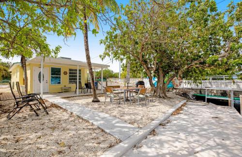 Marathon House | Yellowtail House