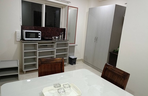 Serilingampally Hotel | Yendluri S Abode