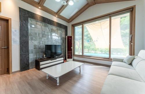 Yeoncheon House | Yeoncheon Dograng Dog Pension