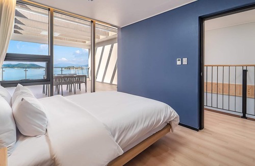 Dolsan-eup House | Yeosu Liposo Poolvilla