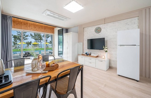 Musilmok House | Yeosu Moraeal pet Heated Pool Pension