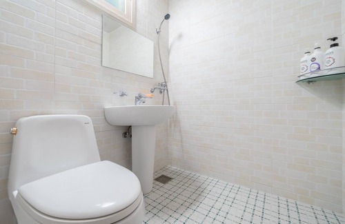 Musilmok House | Yeosu Moraeal pet Heated Pool Pension