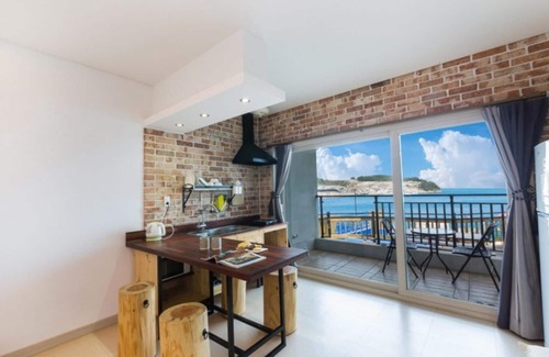 Hwajeong House | Yeosu The View Resort