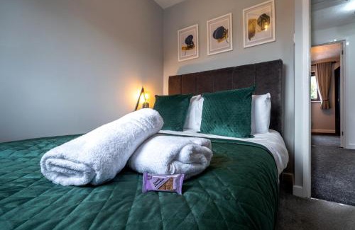 Rowley Regis House | Yew Tree House Contractor/Family home Free Netflix Fast WiFi near Dudley/Birmingham