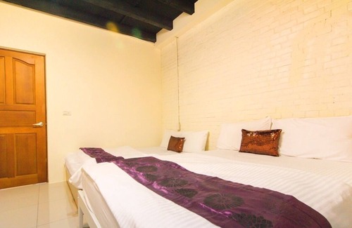 Yilan House | Yilan house for 4-8 peoples stay near night market and Yilan train station