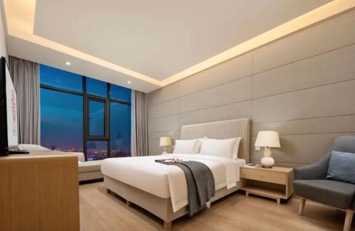 Luomashi Hotel | Yinxitang Suites Hotel, Chengdu Chunxi Road, Luomashi Subway Station