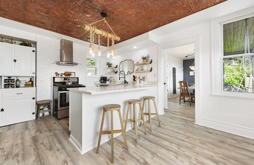 Pittsburgh House | Yinz Retreat, Above the City Home