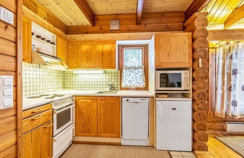 Akaslompolo House | Ylläksen Tunturihonkamaja 5 by Interhome