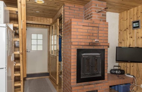 Akaslompolo House | Ylläskarpalo 1 Päätyhuoneisto by Interhome