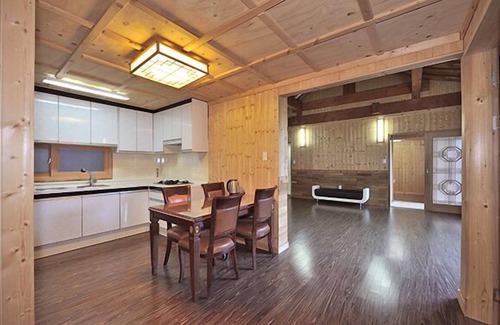 Yongin House | Yong Yejik Hanok Pension