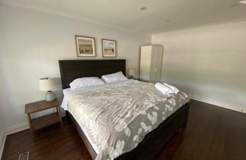 Newtonbrook House | Yonge and Finch Subway !L Spacious & Bright Private Bedroom with Shared Amenties