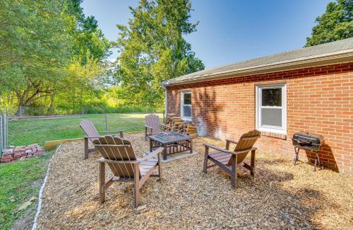 York House | York Farmhouse Hideaway Near Lake Redman
