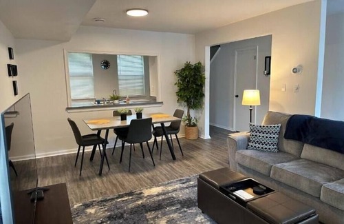 York House | York Newton Square Gem