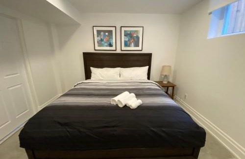 York Mills House | Yorkmills and Bayview !A Spacious and Modern Private Bdr with Shared Bathroom