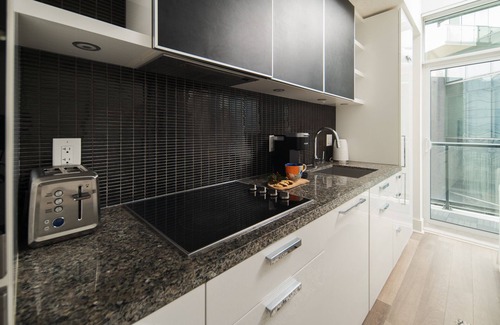 Yorkville Condo | Yorkville Pulse Studio