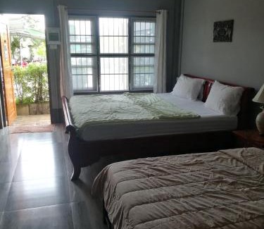 Bang Phra House | Yotin Guest House