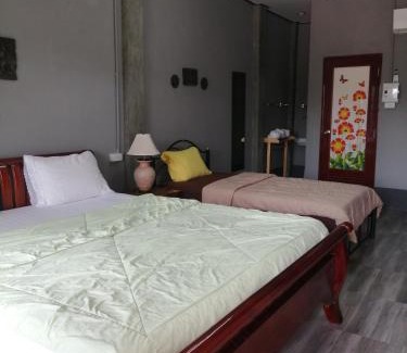 Bang Phra House | Yotin Guest House