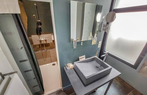 Chatellerault House | You can look forward to a wonderful time in this attractive holiday home.