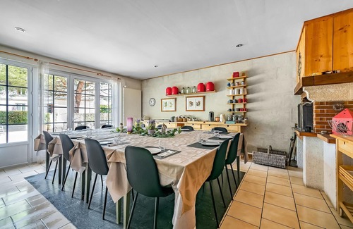 Chatellerault House | You can look forward to a wonderful time in this attractive holiday home.