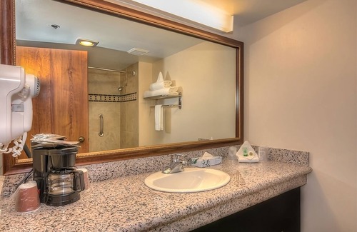 Grand Junction Hotel | You Found it! Colorado Getaway! Indoor Pool, Hot-Tub, Family and Pet-Friendly!