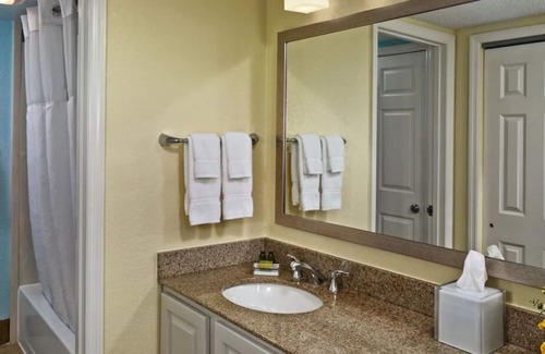 Highland Hills House | You Found it! Comes with Free Parking, Pets Allowed