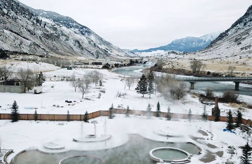 Gardiner House | You Found it! Heated Pool, Near Near North Entrance of Yellowstone Park