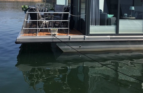 Leuken Boat Rental | You love the special?