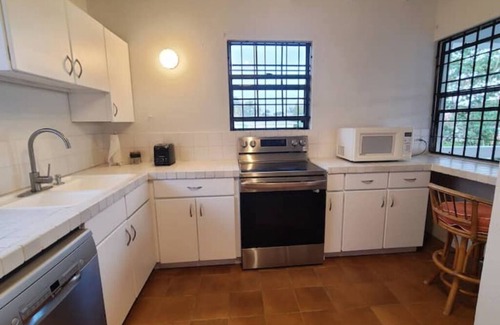 Atlantic Shores Condo | Your 2 bedrooms surf retreat near Freights Bay