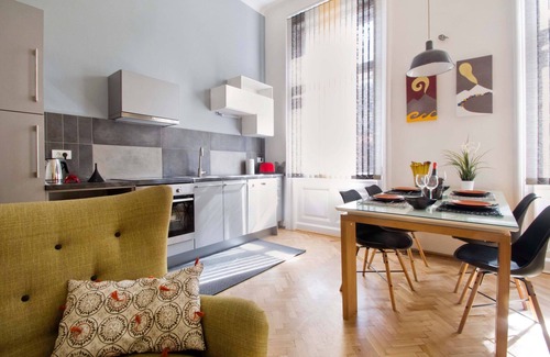Inner City Budapest Apartment | YOUR 5 STAR HOLIDAYS - SANITATION AND FLEXIBLE REFUND