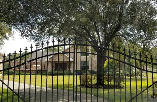 Lutz House | Your 6 bedroom Castle Resort, 5 minutes to Wesley Chapel, Lutz, 20 minutes to Tampa