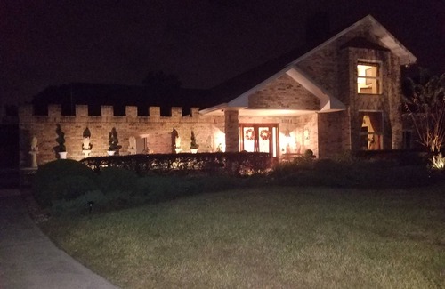 Lutz House | Your 6 bedroom Castle Resort, 5 minutes to Wesley Chapel, Lutz, 20 minutes to Tampa