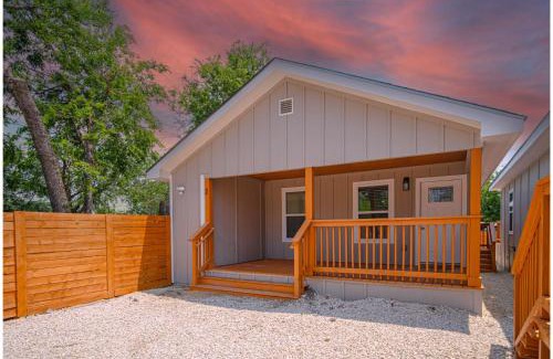Denver Heights House | Your Amazing 3BR2BA Downtown Delight