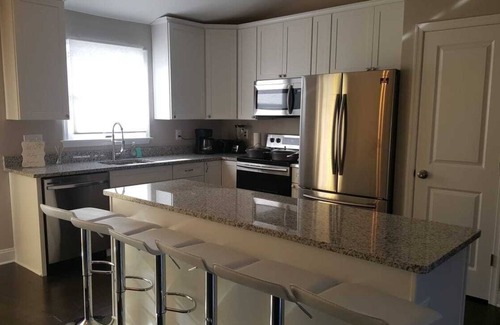 Cape Saint Claire House | 💥Your Annapolis Retreat near the beach and downtown💥