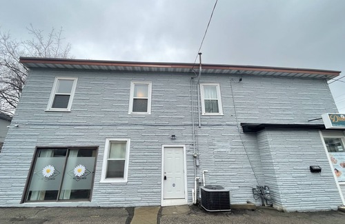 Woodbine - Lumsden House | Your another home close to Woodbine Beach and Downtown Toronto.