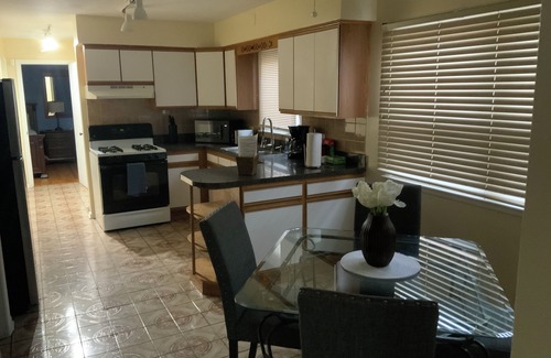 Chicago House | Your Cozy 2nd Home!/Near Rosemount/O'Hare Airport!