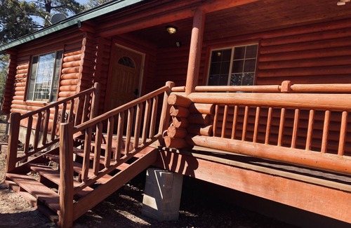 Happy Jack Cabin | “Your Cozy Escape in Every Season”