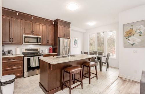 Thorold House | Your Cozy Escape near Niagara Falls