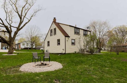 Lake Geneva House | Your Cozy Lockwood Lodge Awaits Pet Friendly
