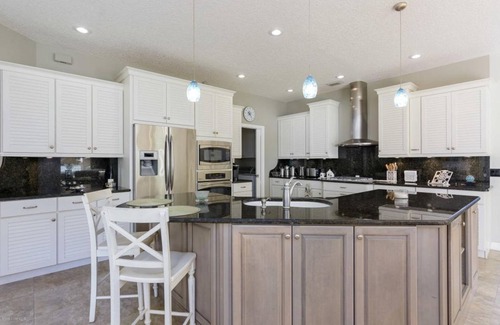 Merritt Island House | your dream house with swimming pool and friendly environment.