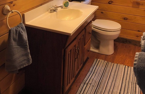 Newport Cottage | Your Escape! 100 acres of trails, lakefront, wildlife, & quiet!