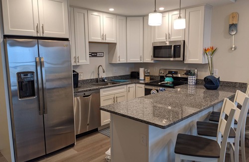 Hampton Apartment | Your family's next oceanfront vacation "Sandy Shores"