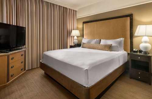 Gainey Village Villas Hotel | Your Gateway to Scottsdale's Wonders: Elegant Suites Await! Paws Friendly, Pool
