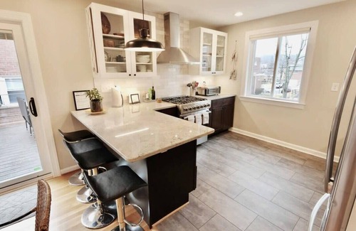 Northeast House | Your Happy Place Entire Home - With Parking!
