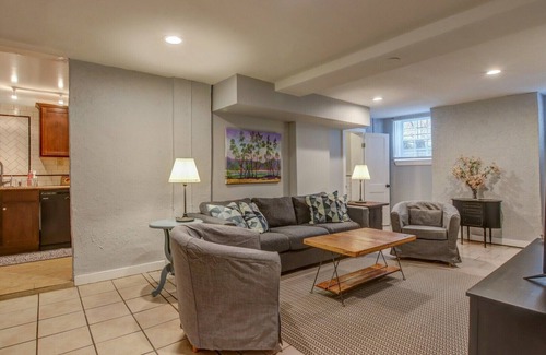 Midtown Apartment | YOUR HEART OF MIDTOWN MAISONETTE!