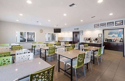 Tri-Cities Resort | Your Home Away From Home! Family-friendly unit w/Kitchen! Near Badger Mountain!