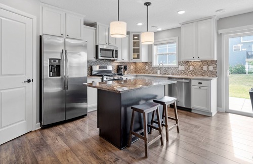 Lake Elmo House | Your Home Away From Home! Cozy & Clean Conveniently Located Townhome!